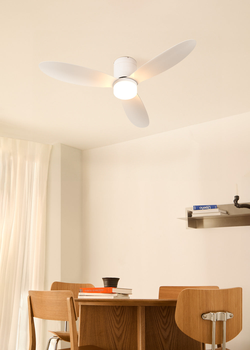 Wind Lite M - Ventilatore da soffitto silenzioso per interni ed esterni - Con luce e WIFI + telecomando - Bianco