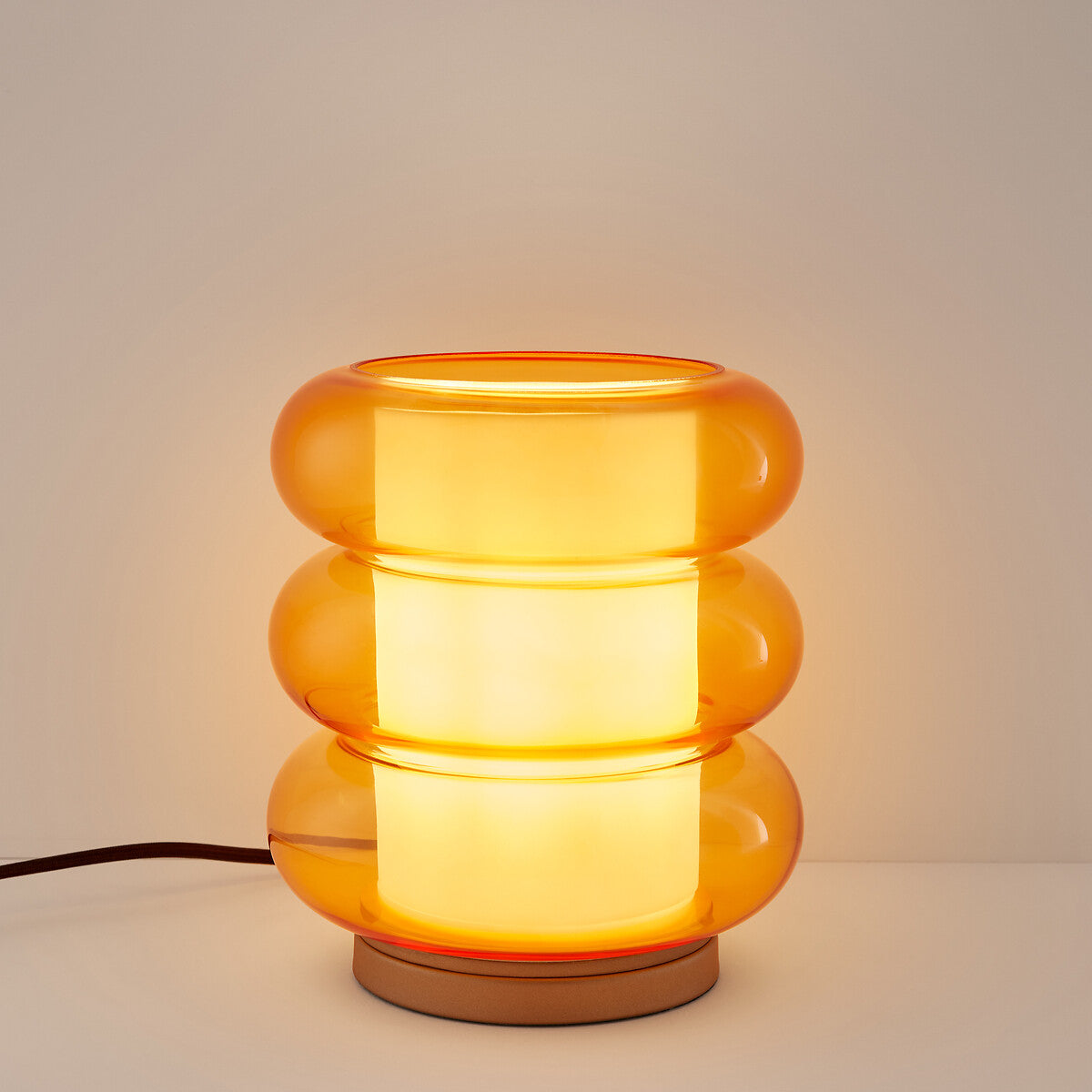 Lampada da tavolo in vetro ambrato