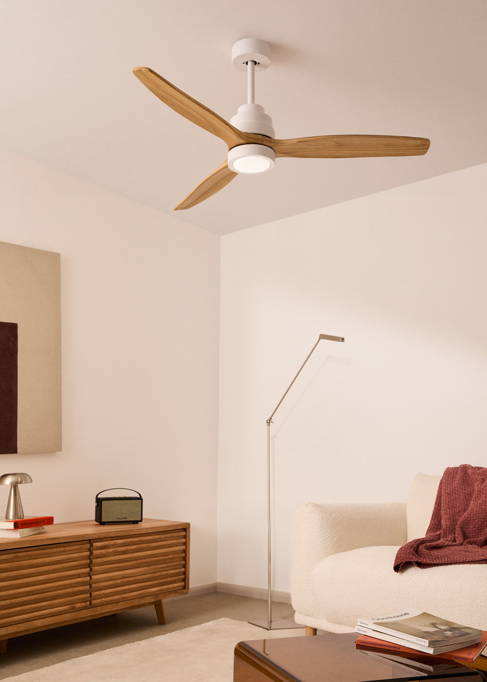 Wind Stylance M - Ventilatore da soffitto silenzioso in legno al 100% - Con luce e comando a parete - Bianco e legno chiaro