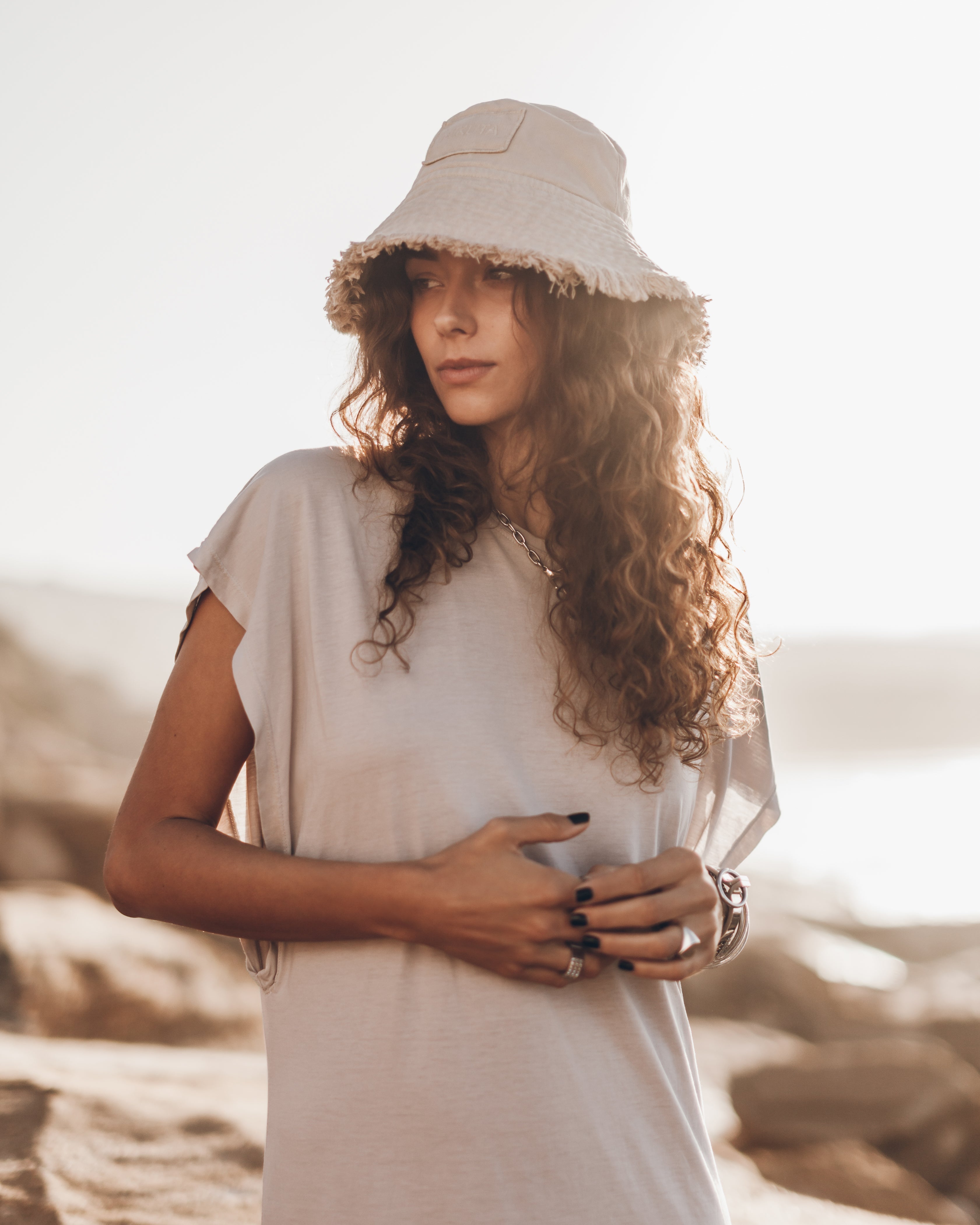 Il cappello a secchiello leggero