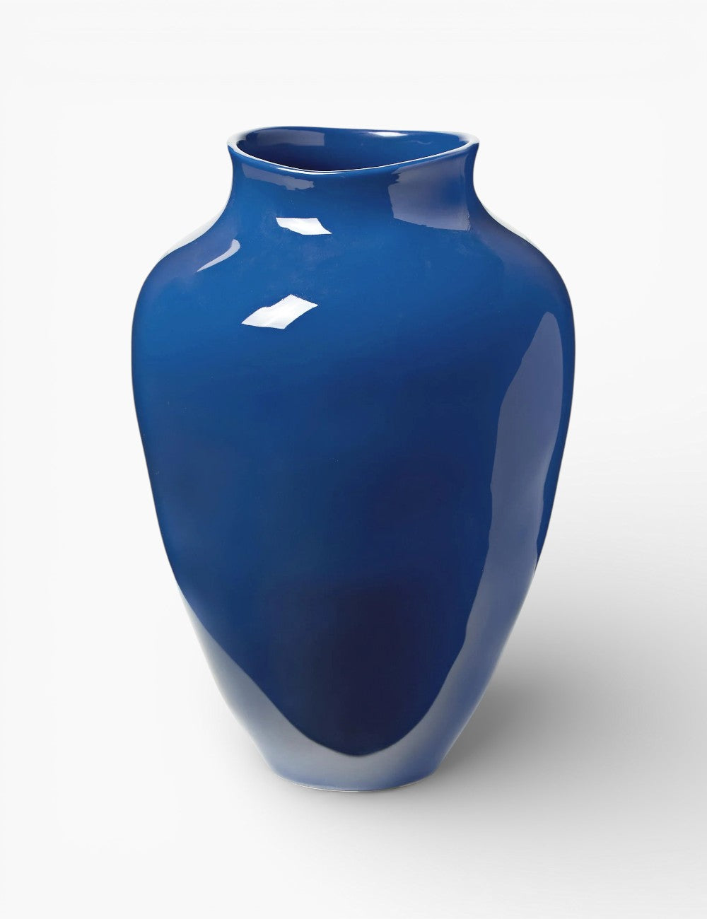 Handcrafted Latona vase