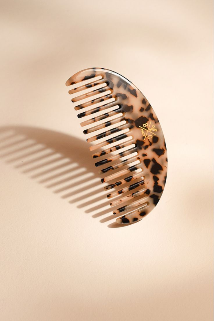 Tiré par les cheveux