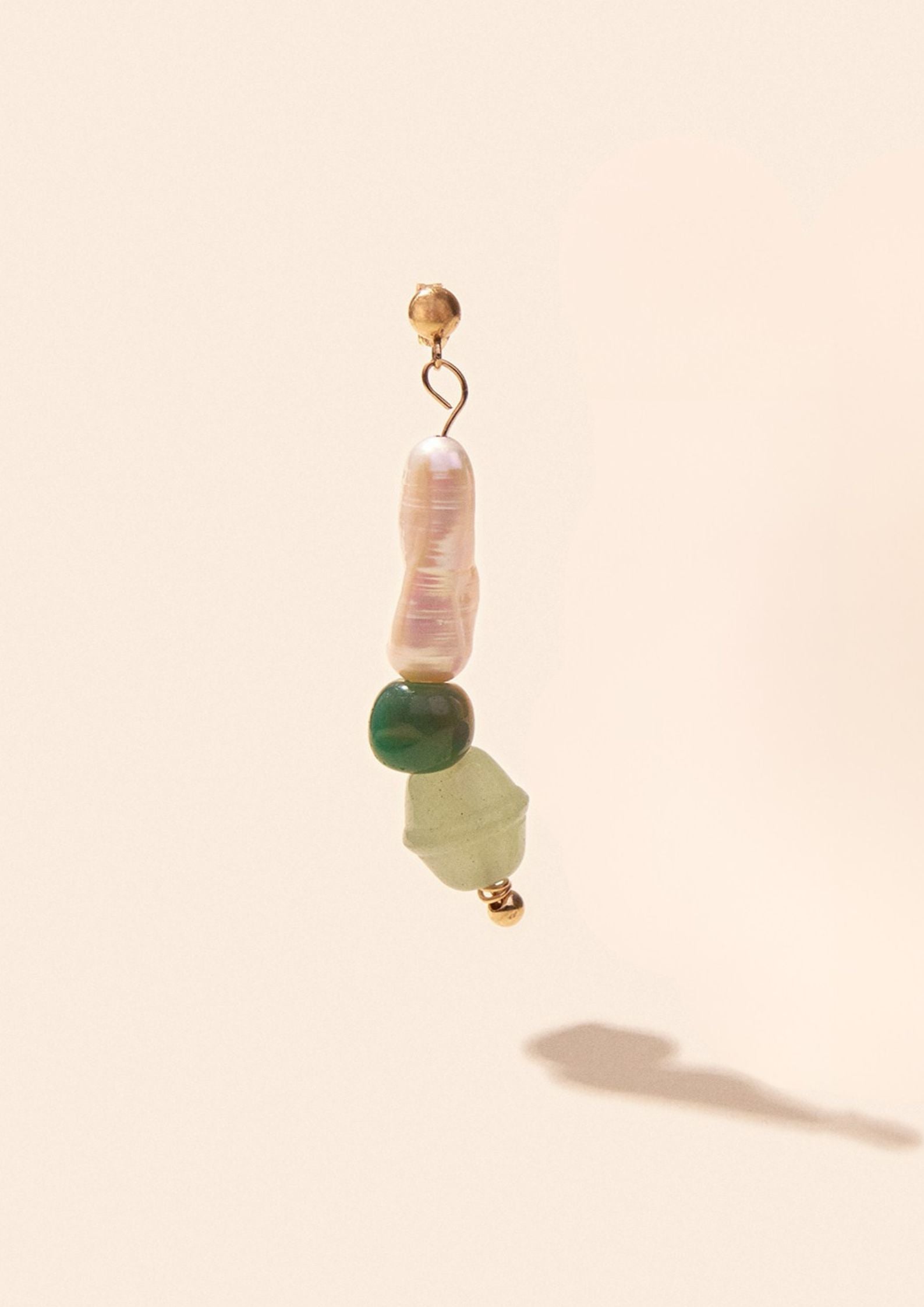 La Boucle D'Oreille N°1 Camille Colette X Nénés Paris En Pierres Naturelles Et Nacres