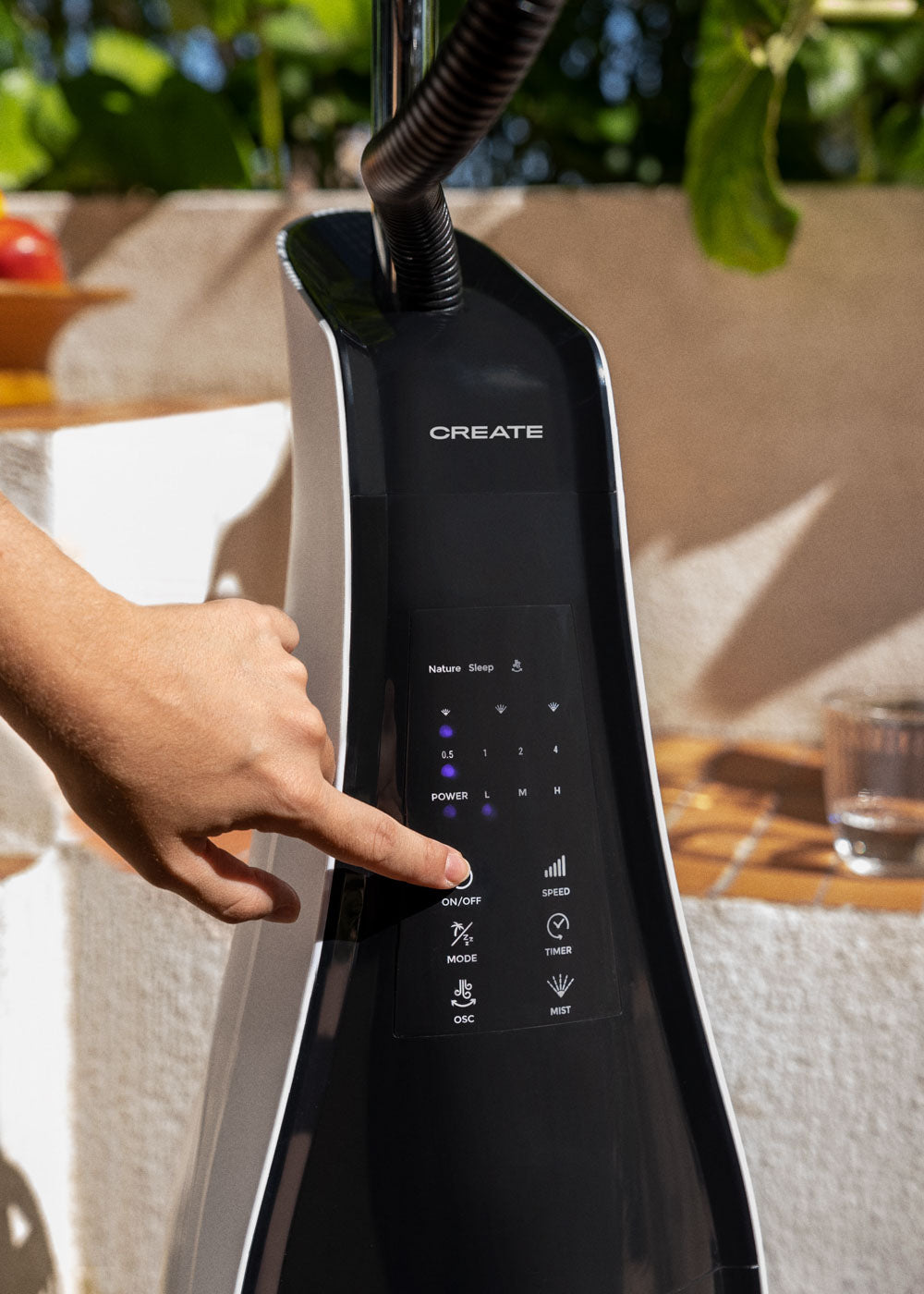 Air Mist - Oszillierender, geräuscharmer Vernebelungsventilator - Weiß / Schwarz