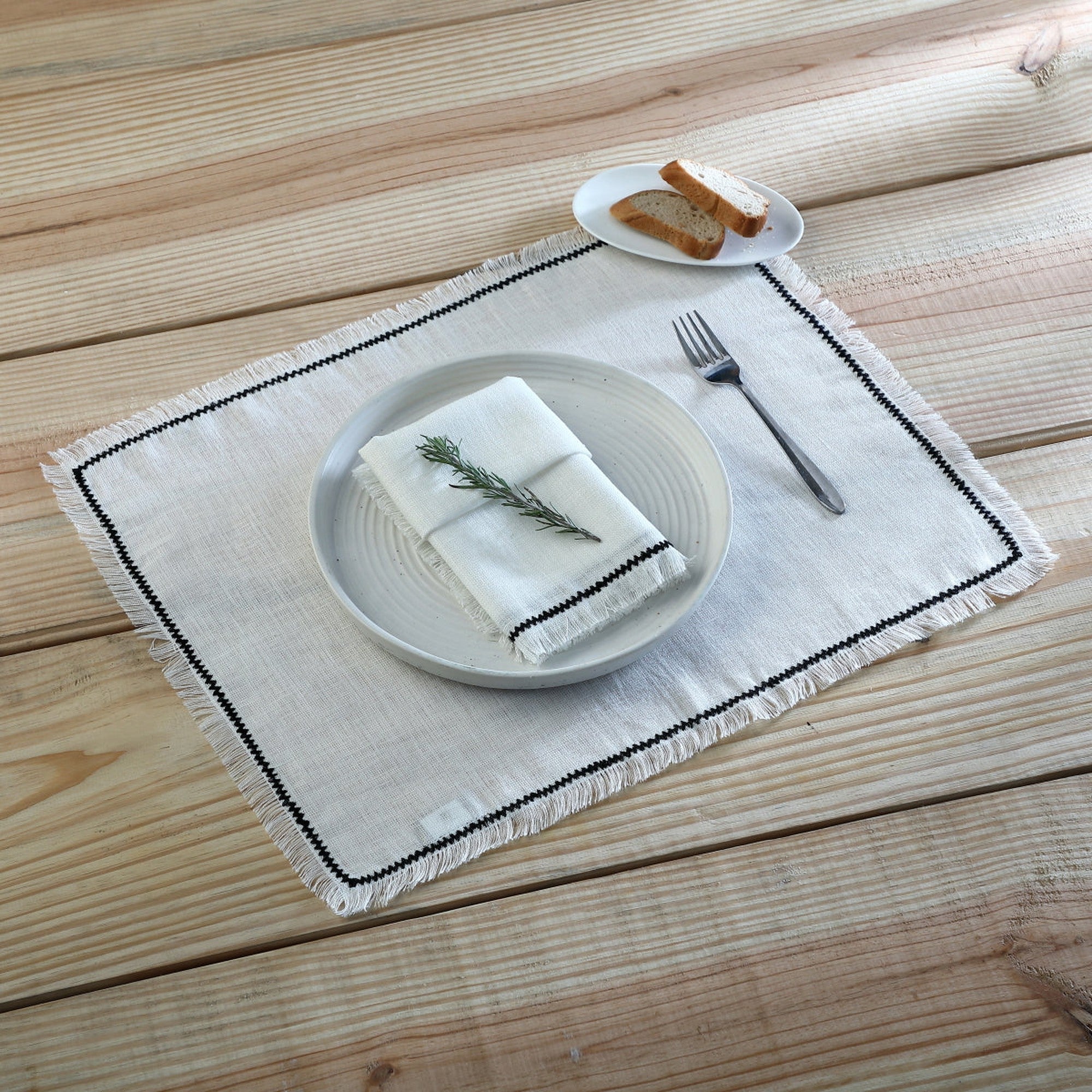 Juego De 4 Manteles Individuales De Lino 35X45 - Gabriel - Blanco / Negro