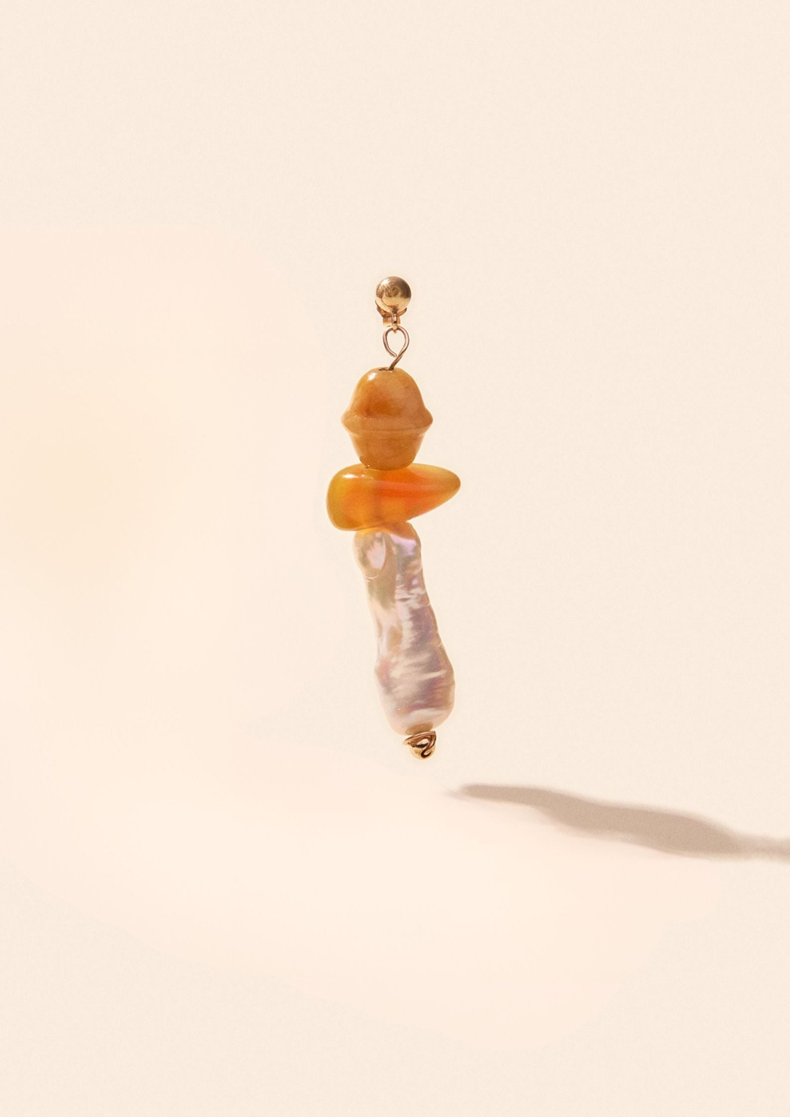 La Boucle D'Oreille N°4 Camille Colette X Nénés Paris En Pierres Naturelles Et Nacres