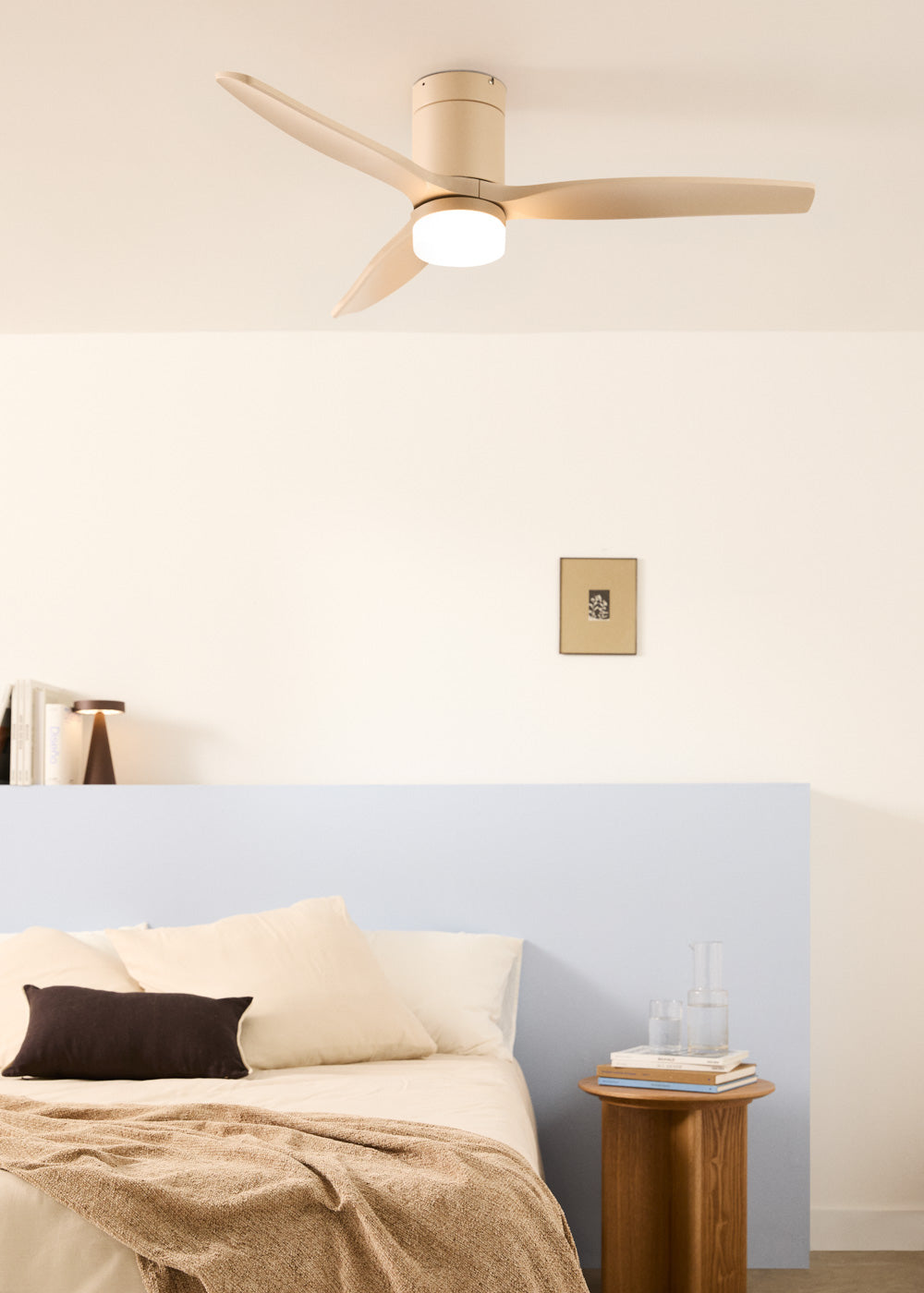 Wind Calm M - 40W Leiser Deckenventilator mit technischen ABS-Blättern in verschiedenen Größen - Mit Licht & Wifi + Fernbedienung - Sandfarben