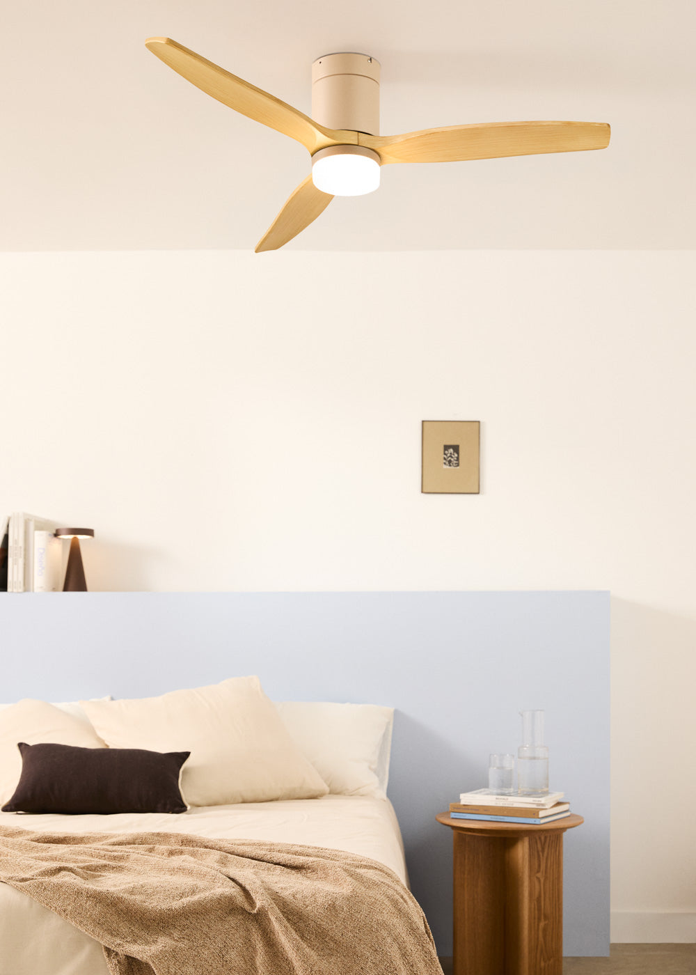 Wind Calm M - 40W Leiser Deckenventilator Mit Technischen ABS-Blättern In Verschiedenen Größen - Mit Licht & Wandregler - Sand & Helles Holz