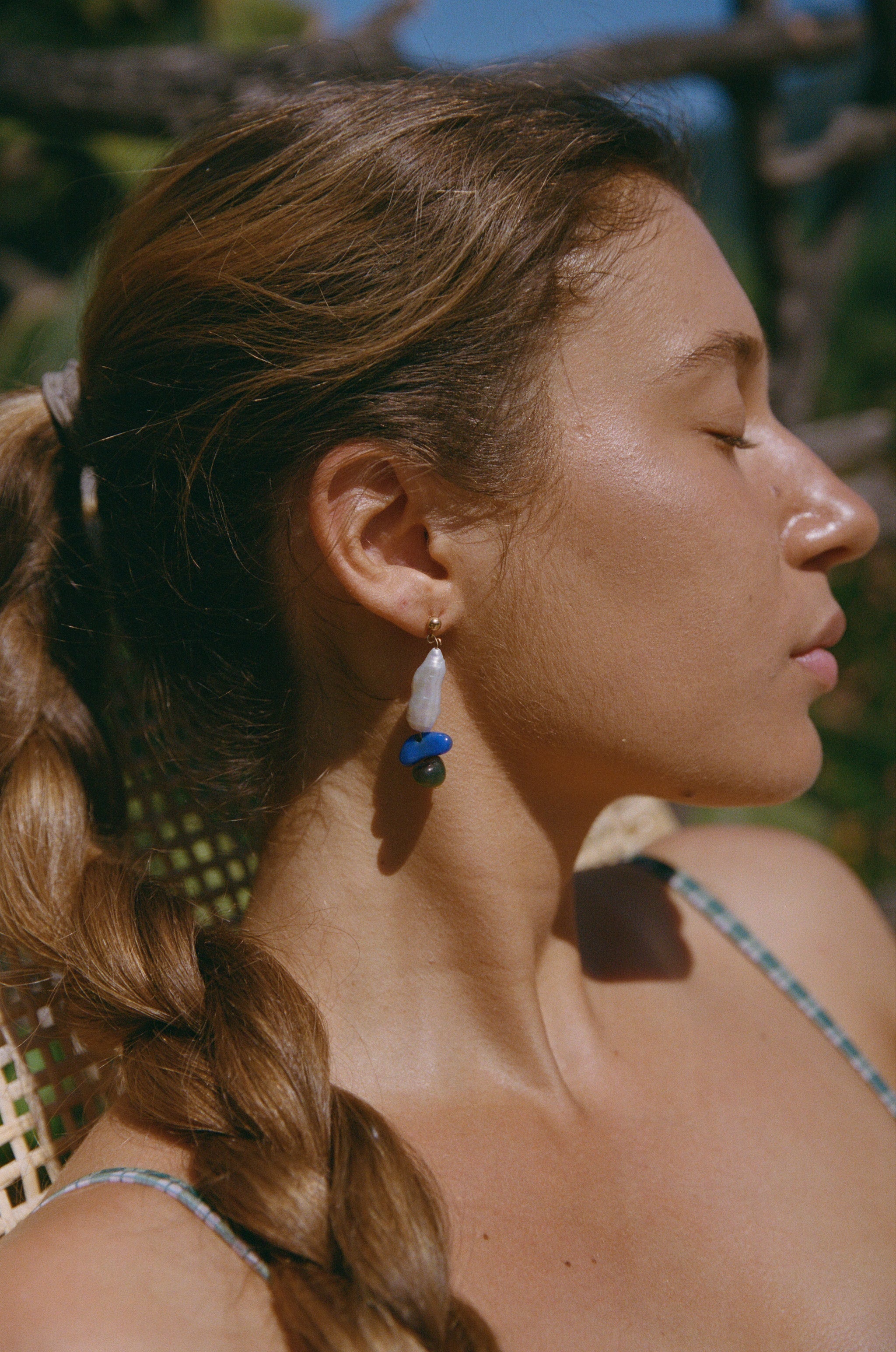 La Boucle D'Oreille N°2 Camille Colette X Nénés Paris En Pierres Naturelles Et Nacres
