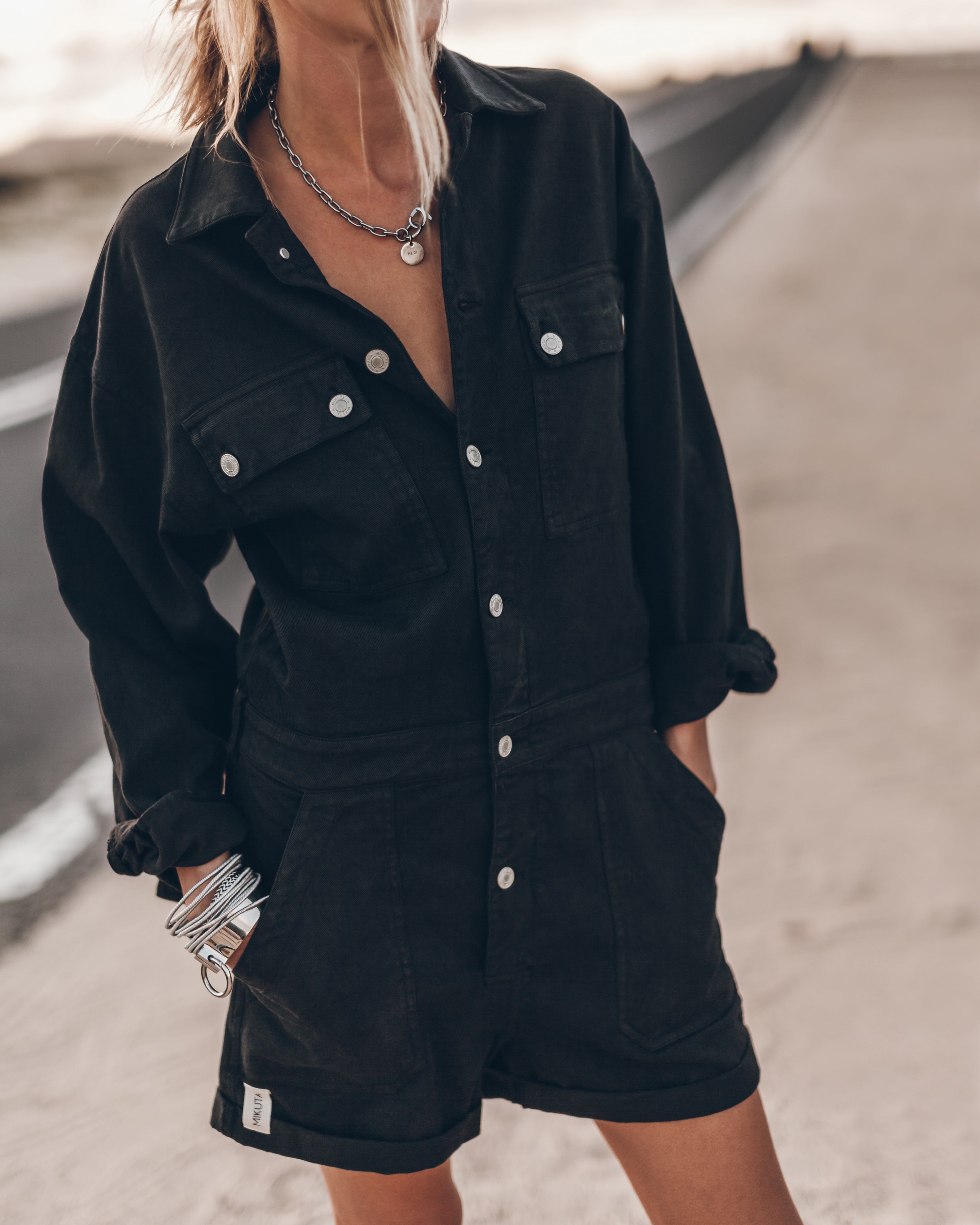 La tuta corta Charcoal