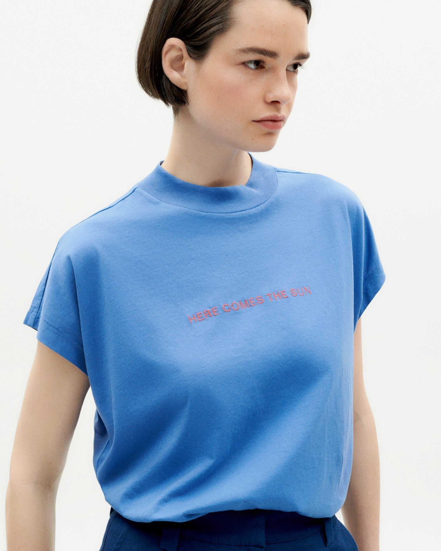 T-Shirt Voici Le Soleil - Blau