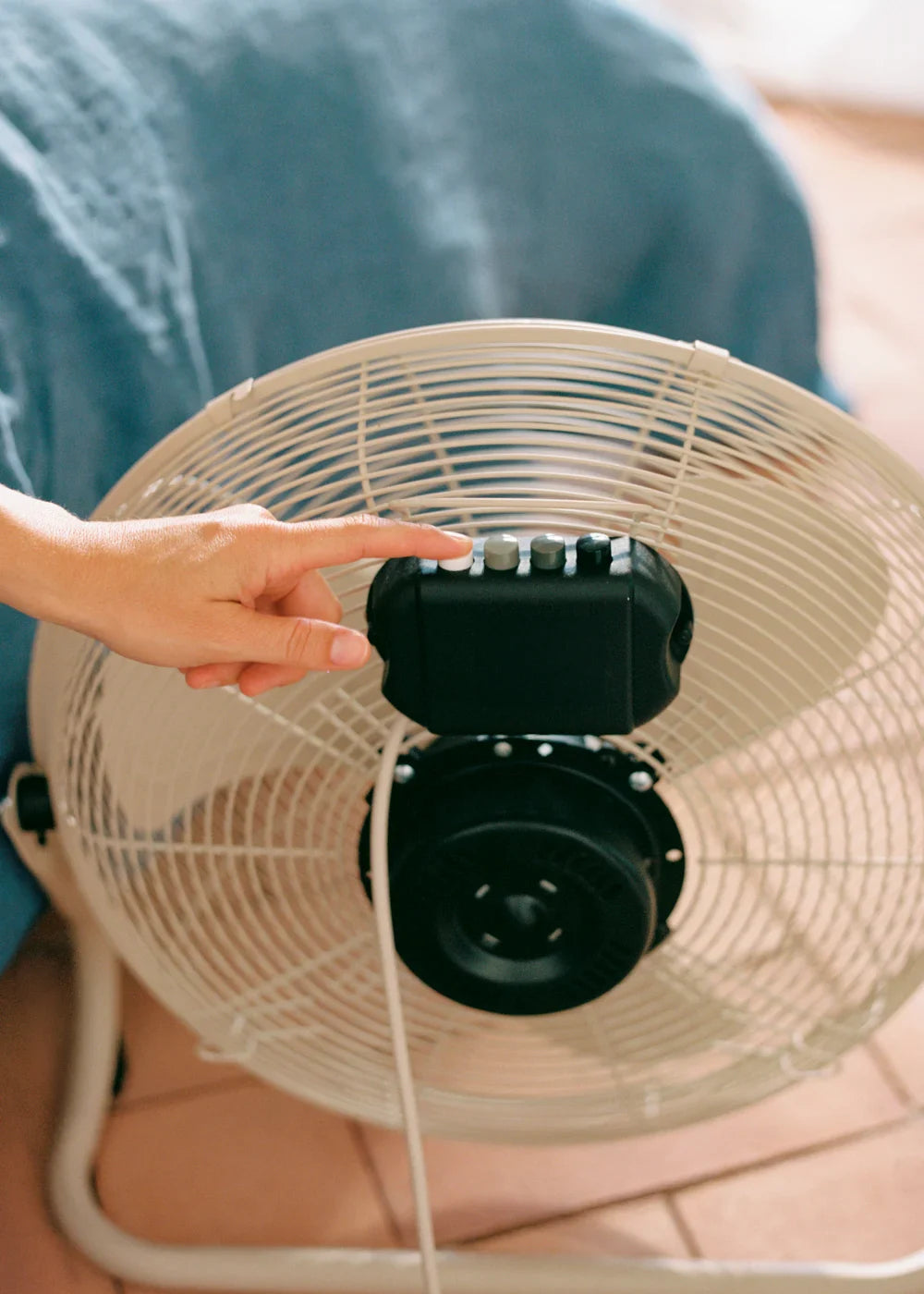 Air Floor Retro - Industrial Floor Fan - 16" - Sand