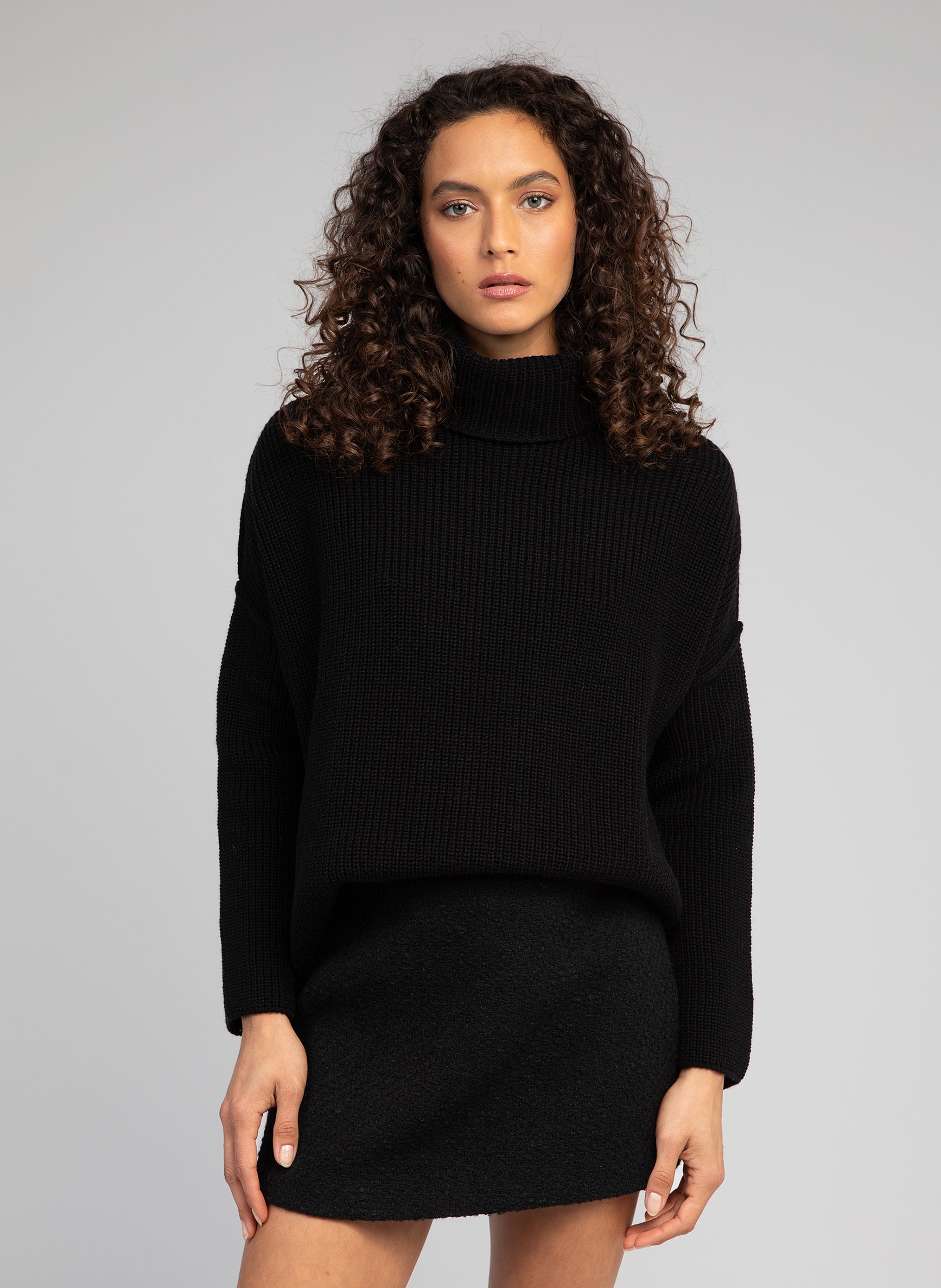 Lathena Sweater Black