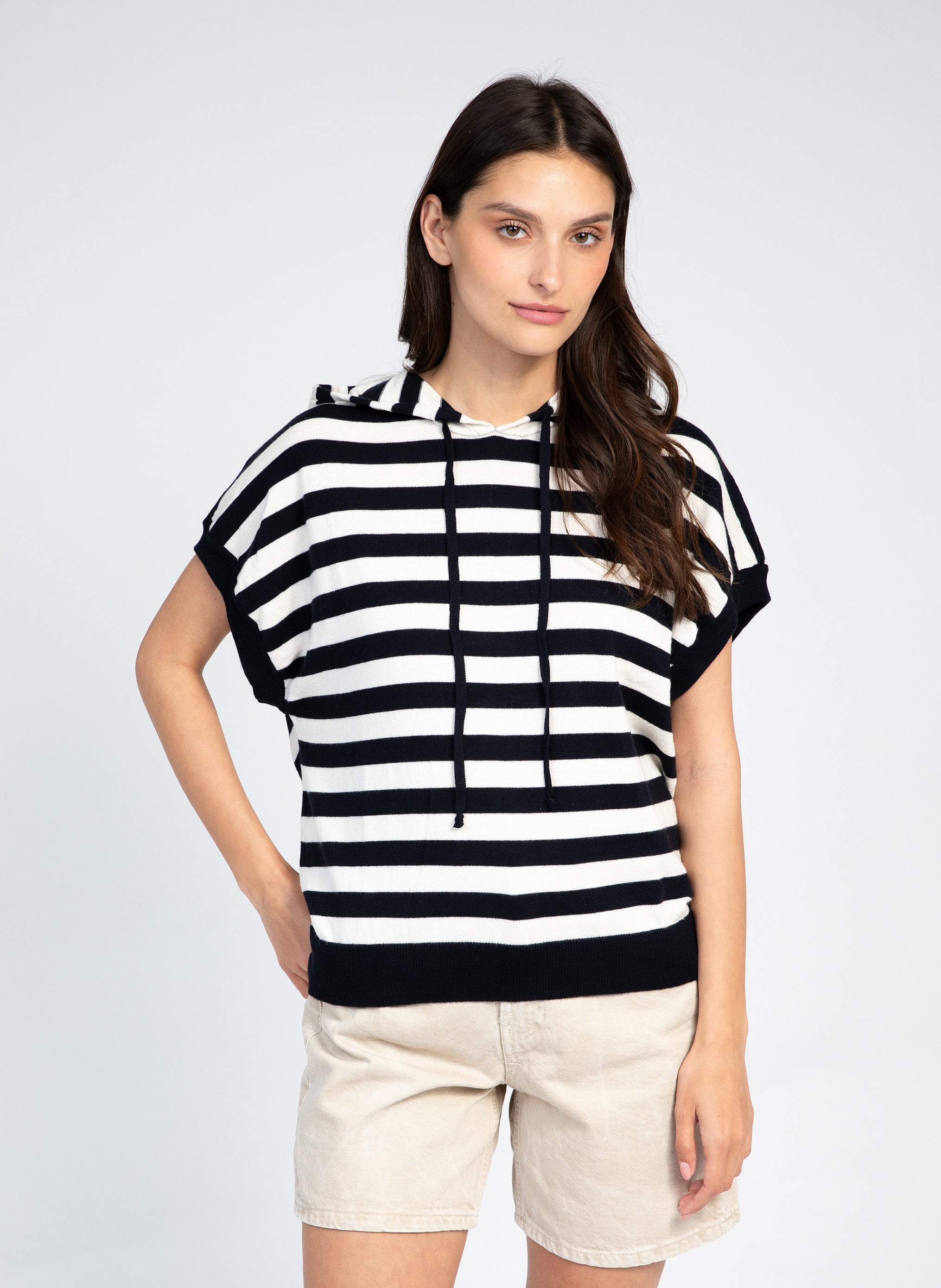 Leselly Ecru Sweatshirt