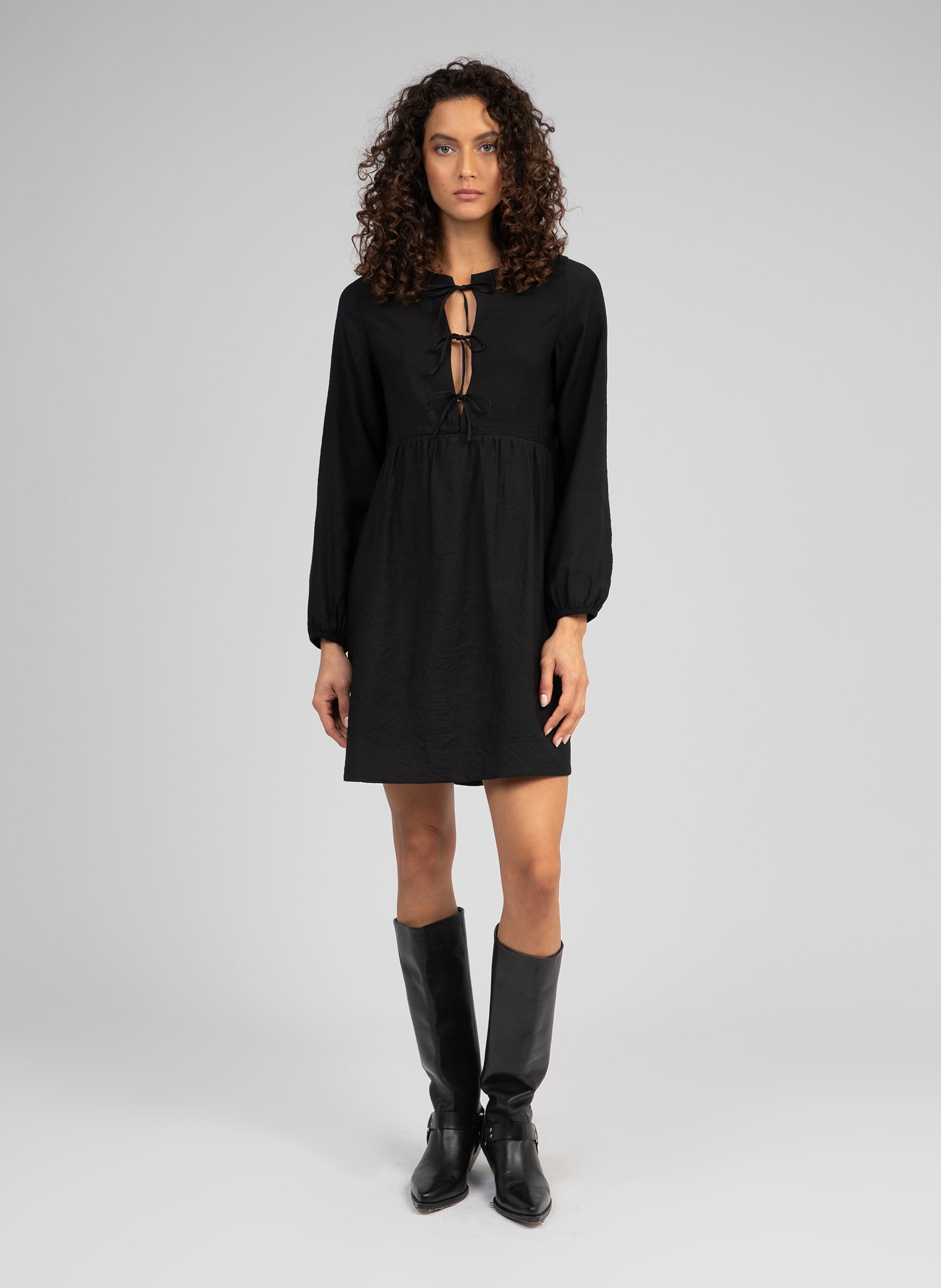 Abito corto nero Mandilla